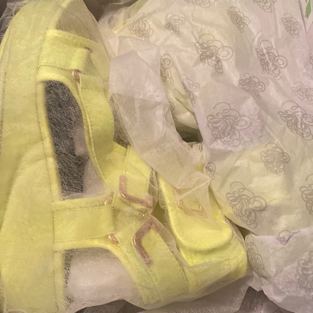 Brand new. Never worn.
